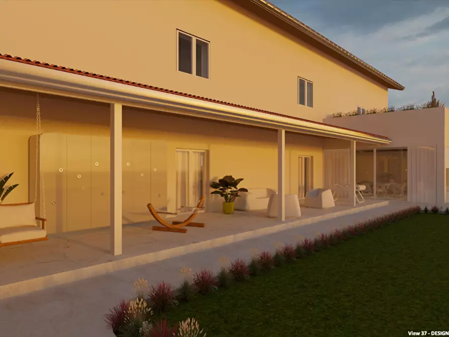 Immagine 3 di Capannone industriale in vendita  a Viareggio