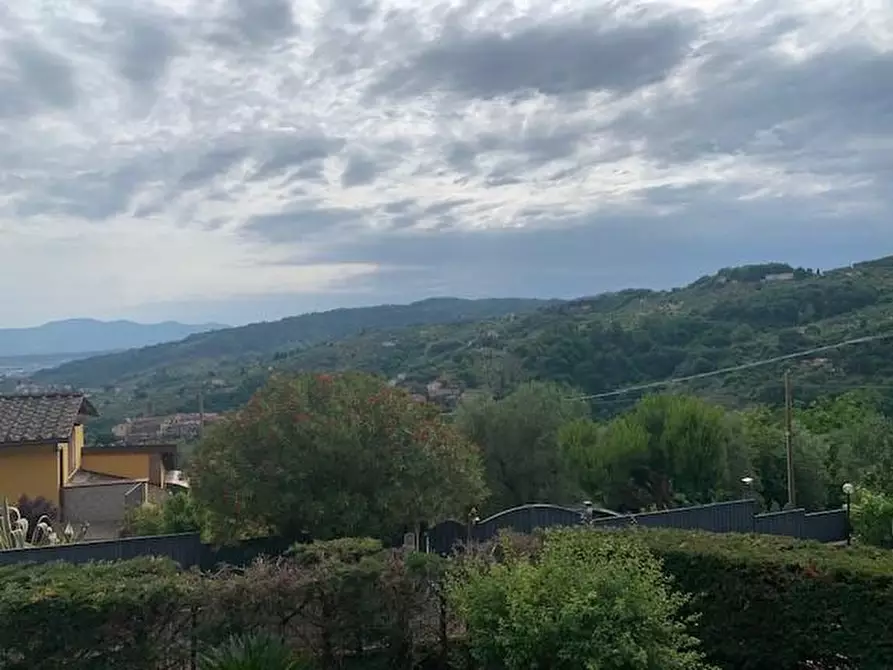 Immagine 6 di Appartamento in vendita  a Massa E Cozzile