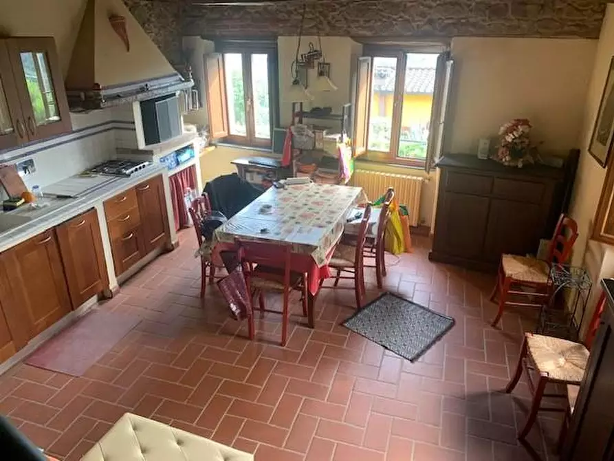 Immagine 16 di Appartamento in vendita  a Massa E Cozzile