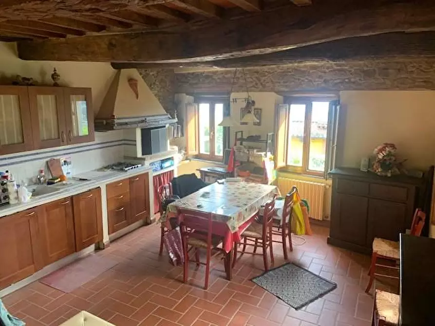 Immagine 17 di Appartamento in vendita  a Massa E Cozzile