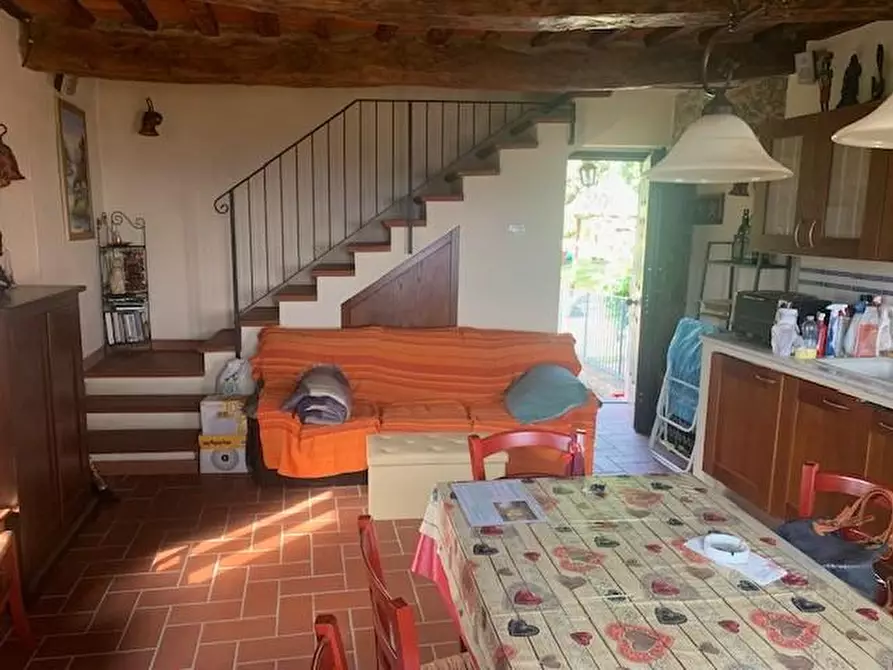 Immagine 19 di Appartamento in vendita  a Massa E Cozzile