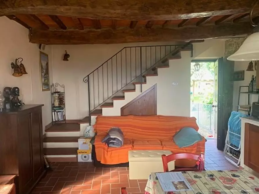 Immagine 18 di Appartamento in vendita  a Massa E Cozzile