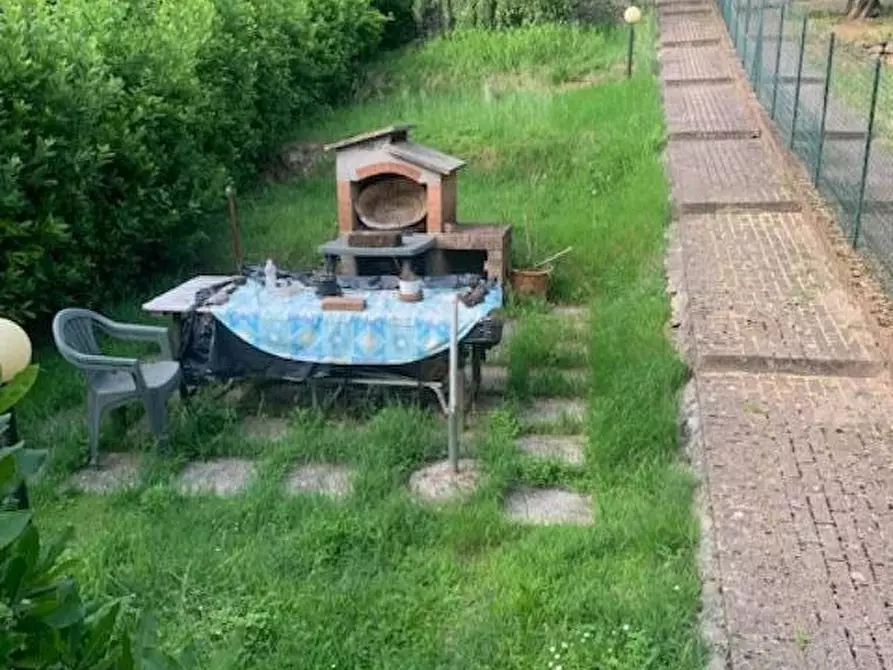 Immagine 3 di Appartamento in vendita  a Massa E Cozzile