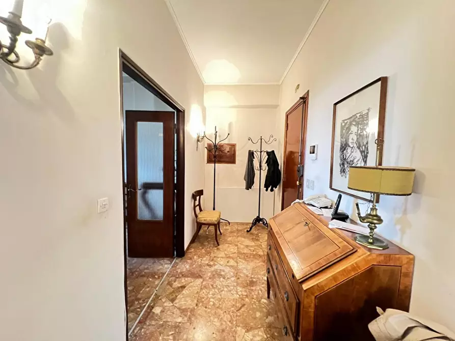 Immagine 6 di Appartamento in vendita  a Siena