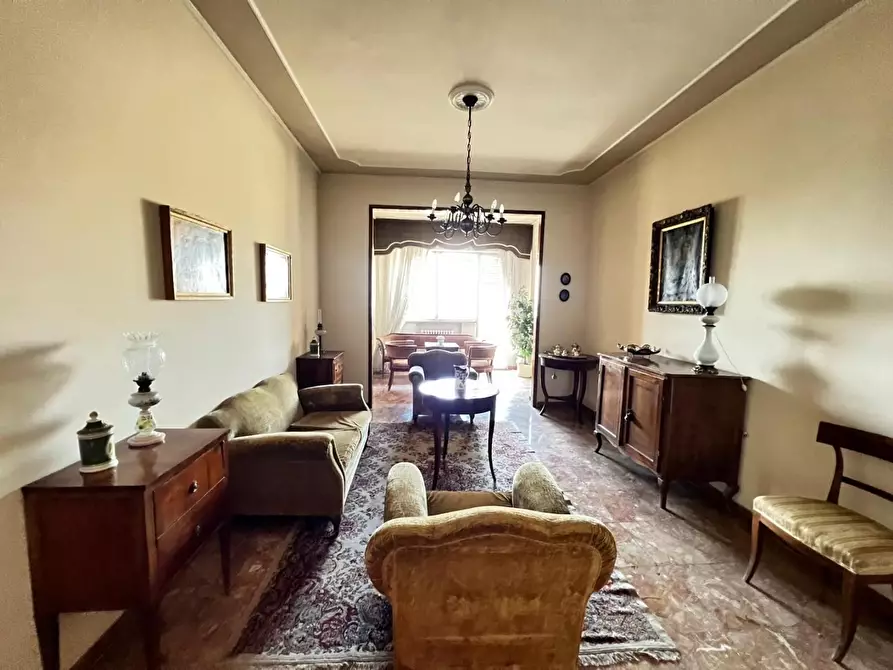 Immagine 1 di Appartamento in vendita  a Siena