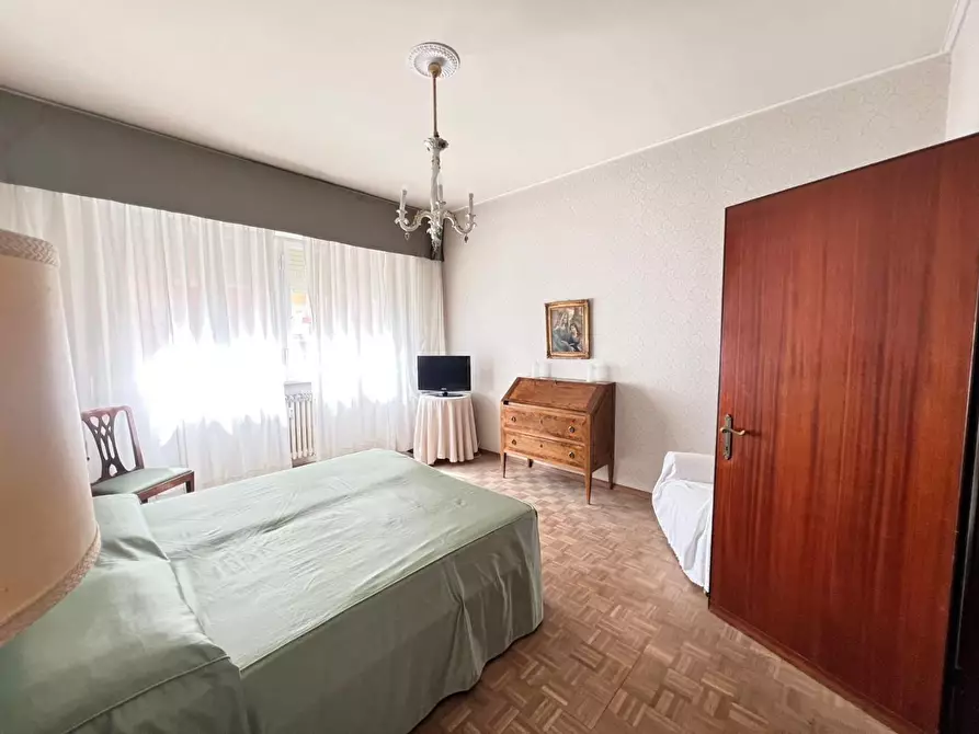 Immagine 9 di Appartamento in vendita  a Siena