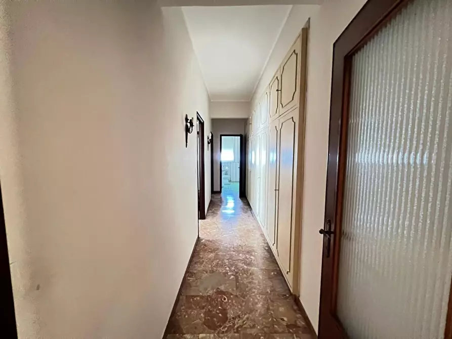 Immagine 2 di Appartamento in vendita  a Siena