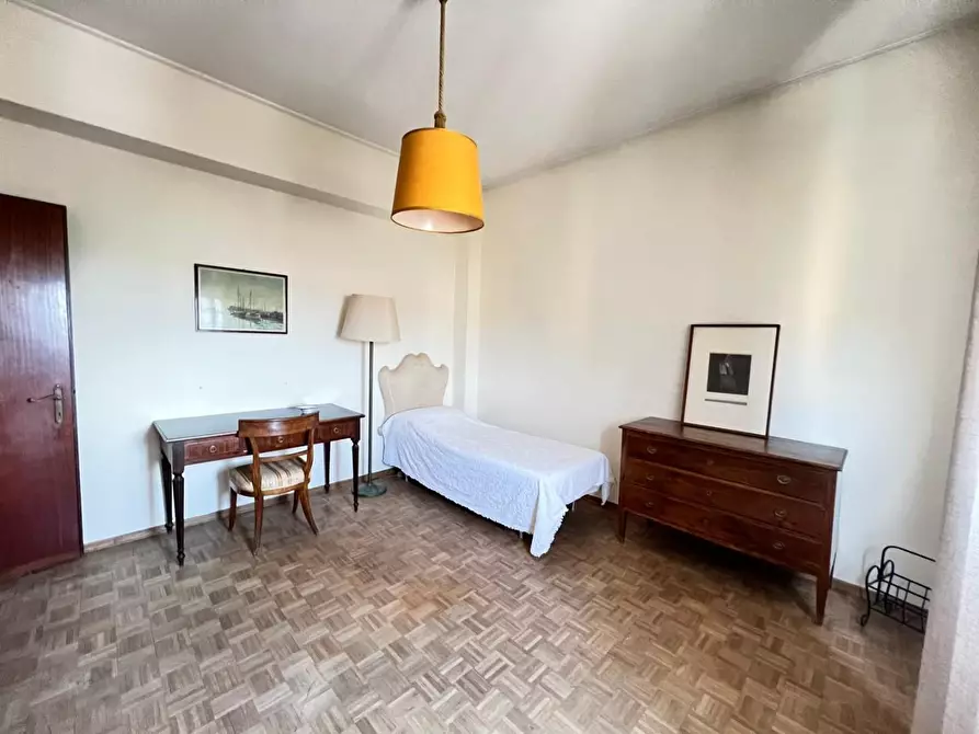 Immagine 12 di Appartamento in vendita  a Siena