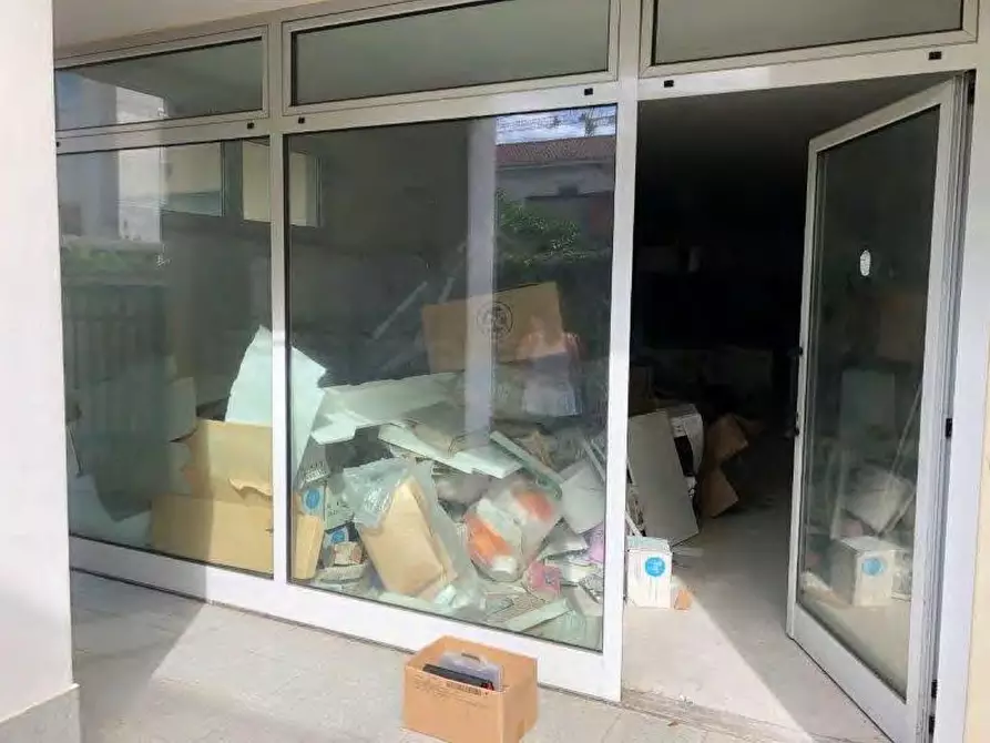 Immagine 3 di Negozio in vendita  a Giussano