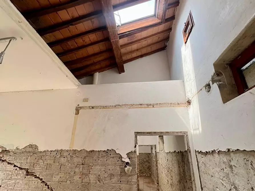 Immagine 5 di Villa in vendita  a Pisa
