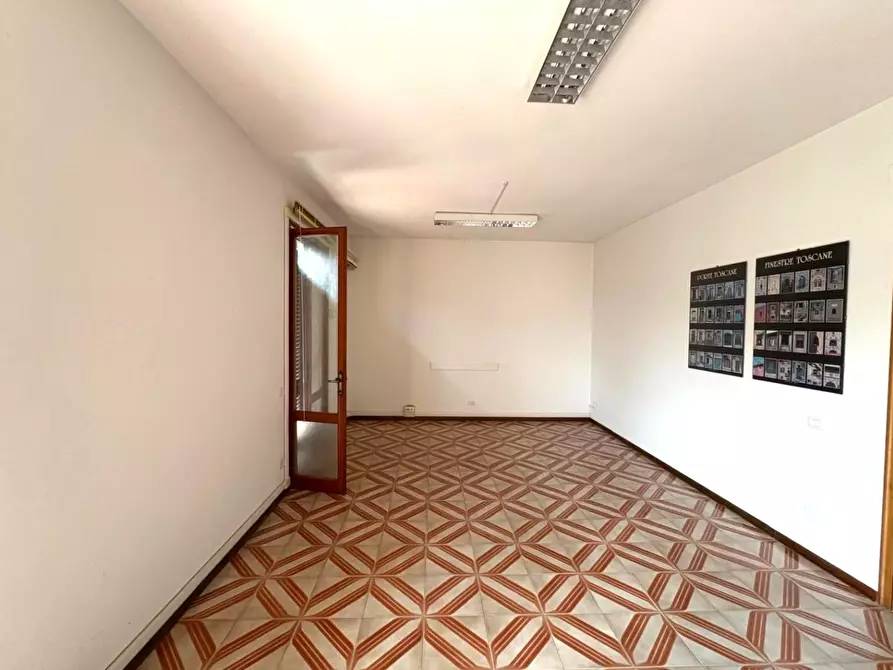 Immagine 2 di Ufficio in vendita  a Santa Croce Sull'arno