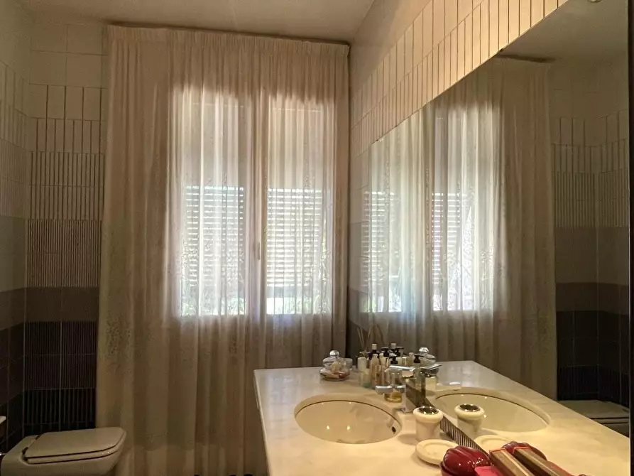 Immagine 14 di Villa in vendita  a San Miniato