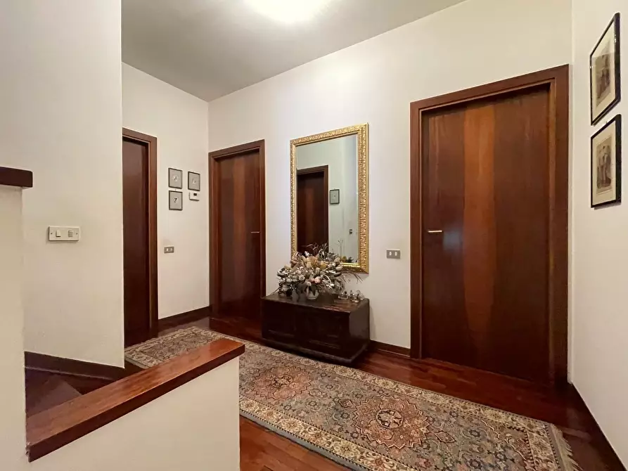 Immagine 12 di Villa in vendita  a San Miniato