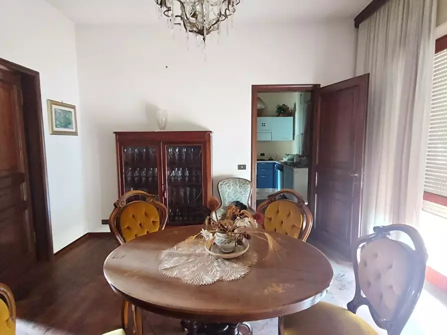 Immagine 22 di Villa in vendita  a Lucca