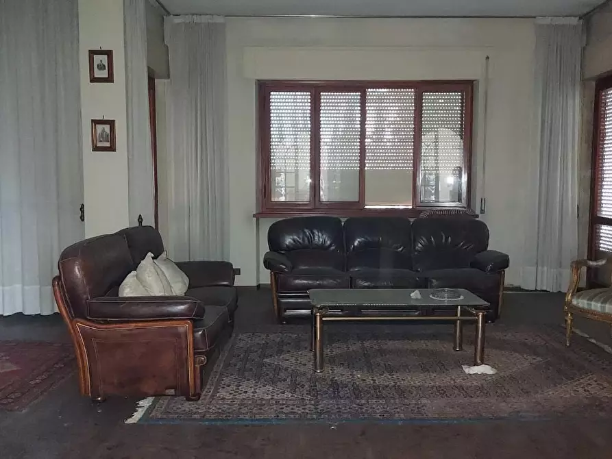 Immagine 18 di Villa in vendita  a Lucca