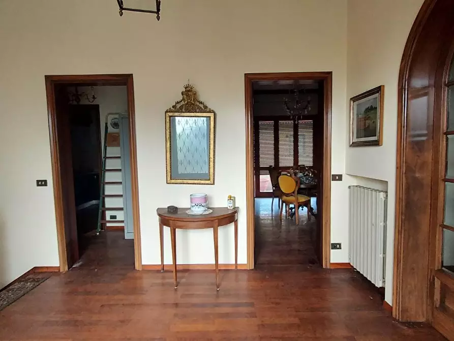 Immagine 19 di Villa in vendita  a Lucca
