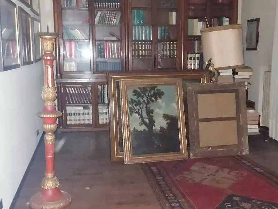 Immagine 23 di Villa in vendita  a Lucca