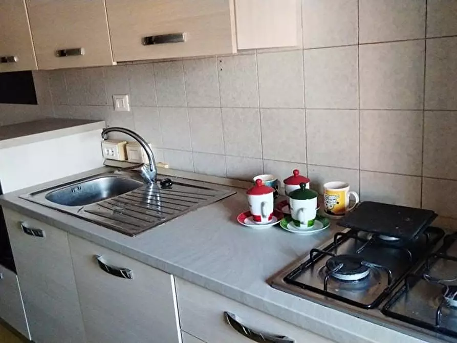 Immagine 2 di Appartamento in vendita  a Carrara