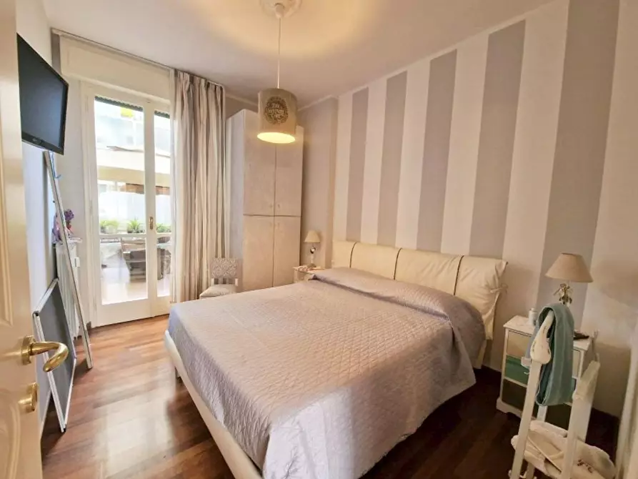 Immagine 15 di Appartamento in vendita  a Viareggio