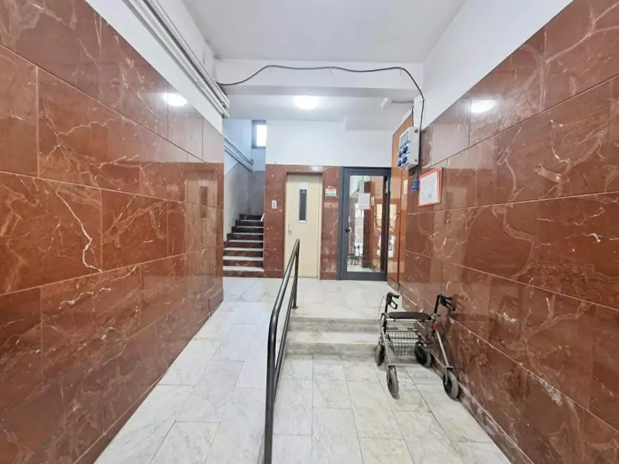 Immagine 27 di Appartamento in vendita  a Viareggio