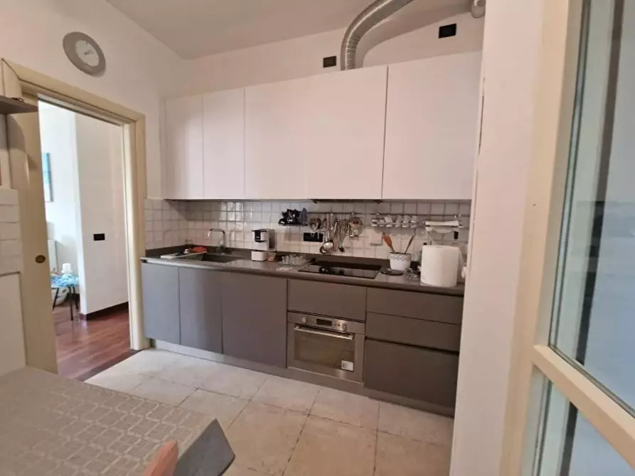 Immagine 9 di Appartamento in vendita  a Viareggio