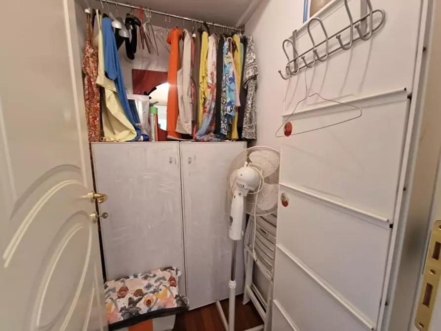 Immagine 7 di Appartamento in vendita  a Viareggio