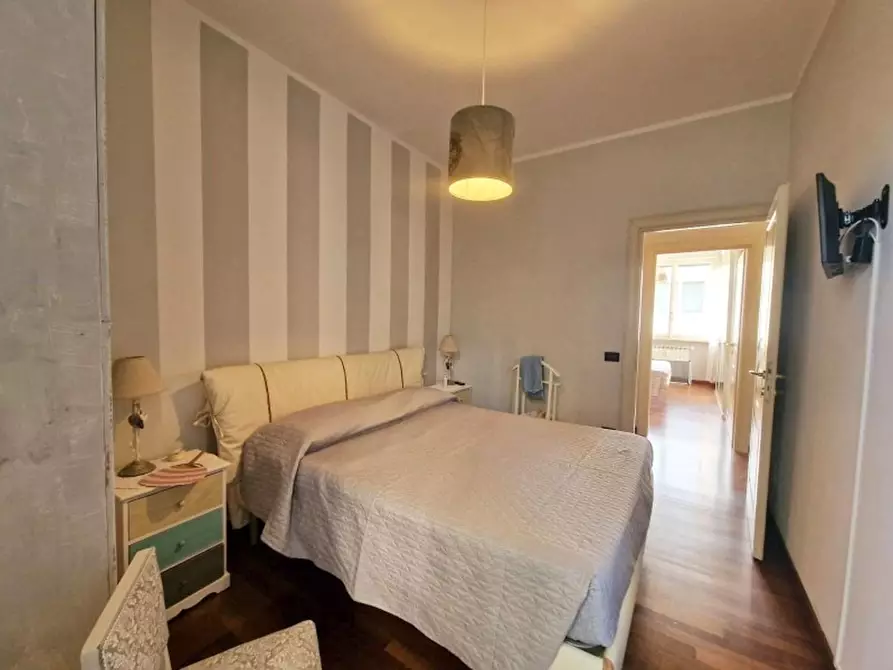 Immagine 13 di Appartamento in vendita  a Viareggio