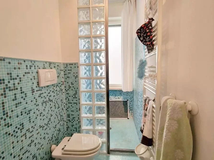 Immagine 26 di Appartamento in vendita  a Viareggio