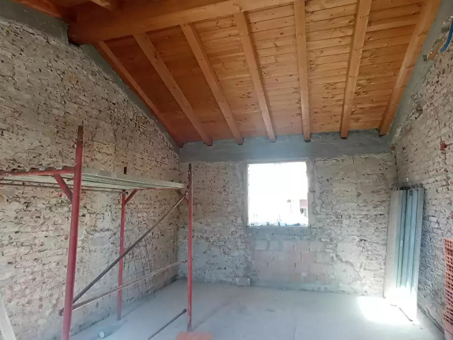 Immagine 12 di Casa indipendente in vendita  a Ponsacco