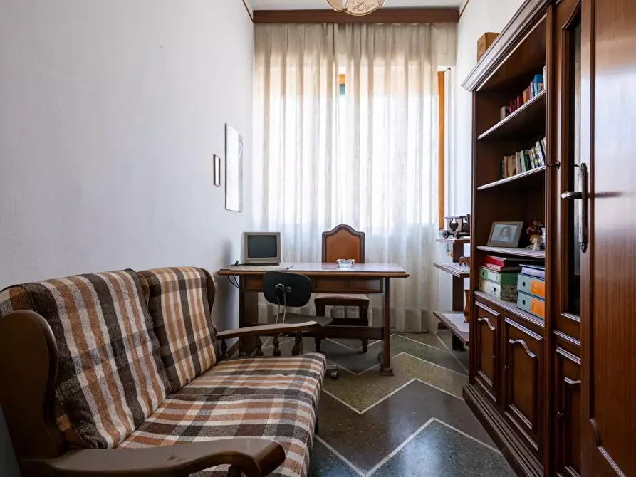 Immagine 33 di Villa in vendita  a Cascina