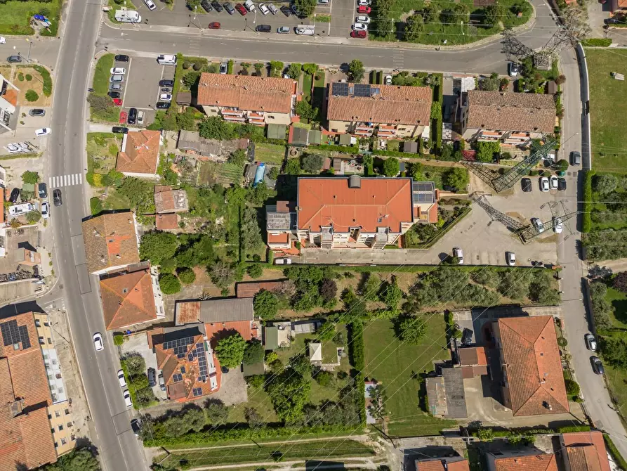 Immagine 5 di Villa in vendita  a Cascina