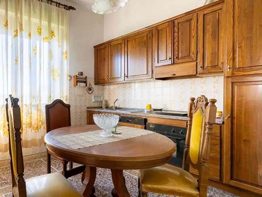 Immagine 39 di Villa in vendita  a Cascina