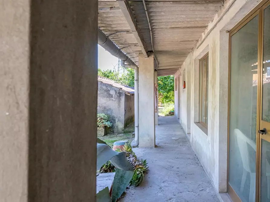 Immagine 51 di Villa in vendita  a Cascina