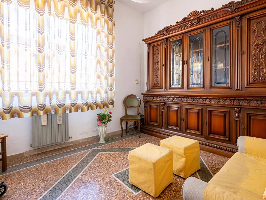 Immagine 23 di Villa in vendita  a Cascina