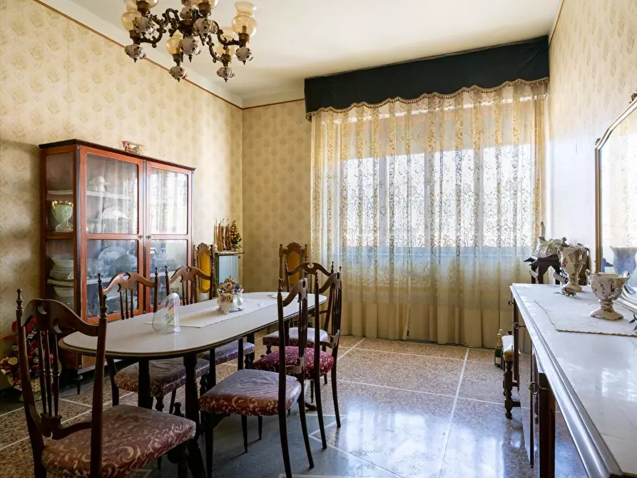 Immagine 46 di Villa in vendita  a Cascina