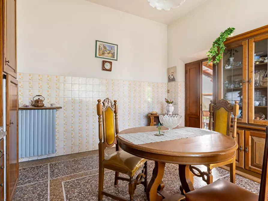 Immagine 38 di Villa in vendita  a Cascina