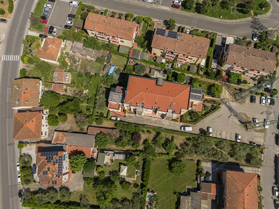 Immagine 4 di Villa in vendita  a Cascina