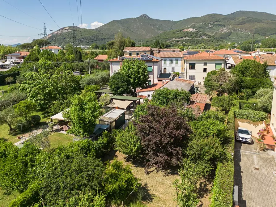 Immagine 18 di Villa in vendita  a Cascina