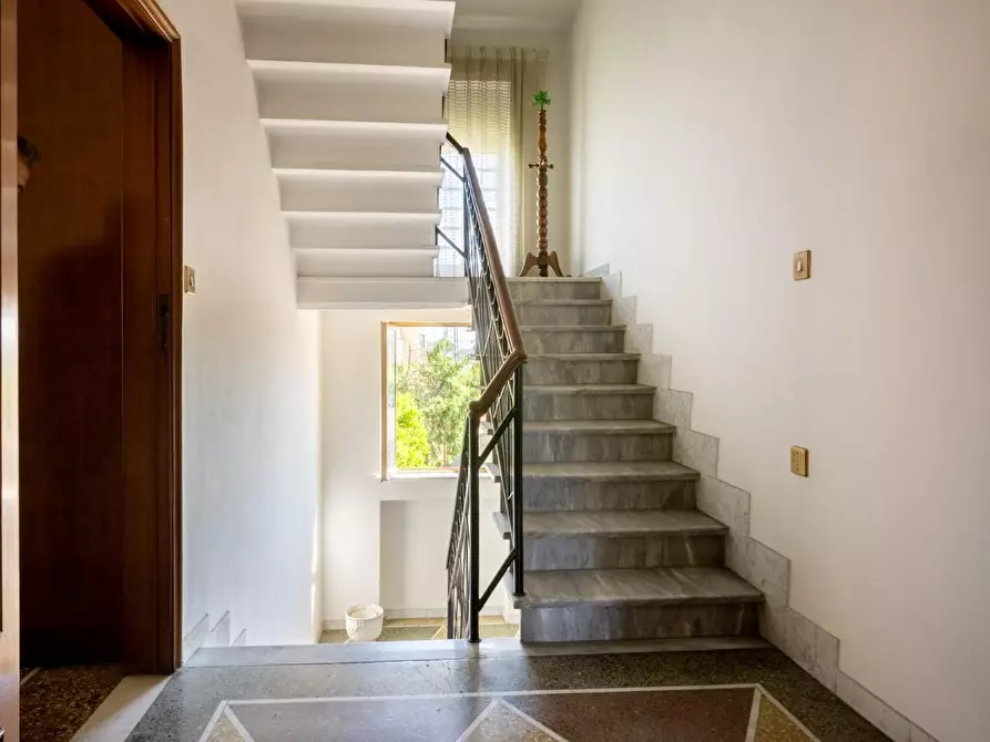 Immagine 30 di Villa in vendita  a Cascina