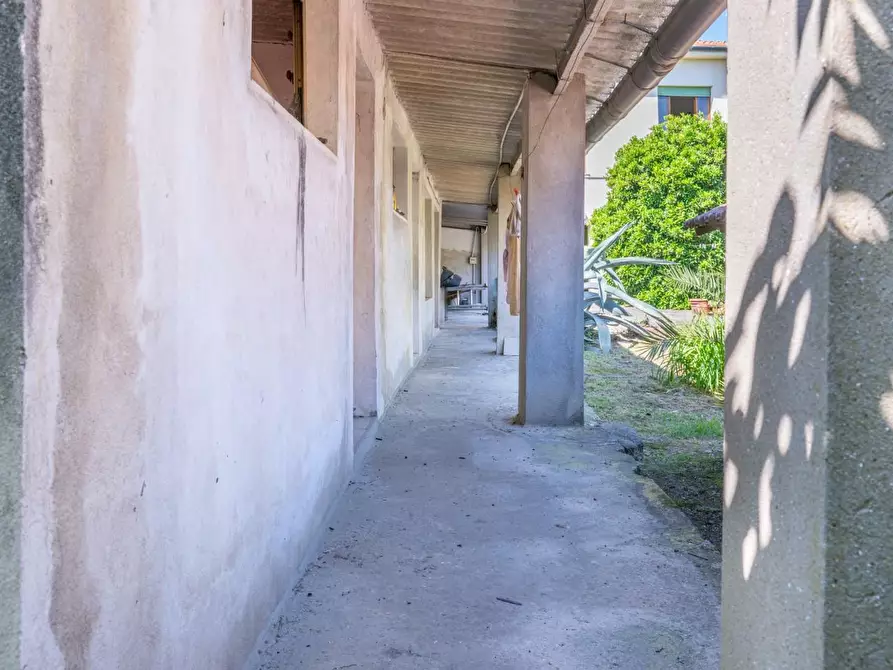 Immagine 54 di Villa in vendita  a Cascina