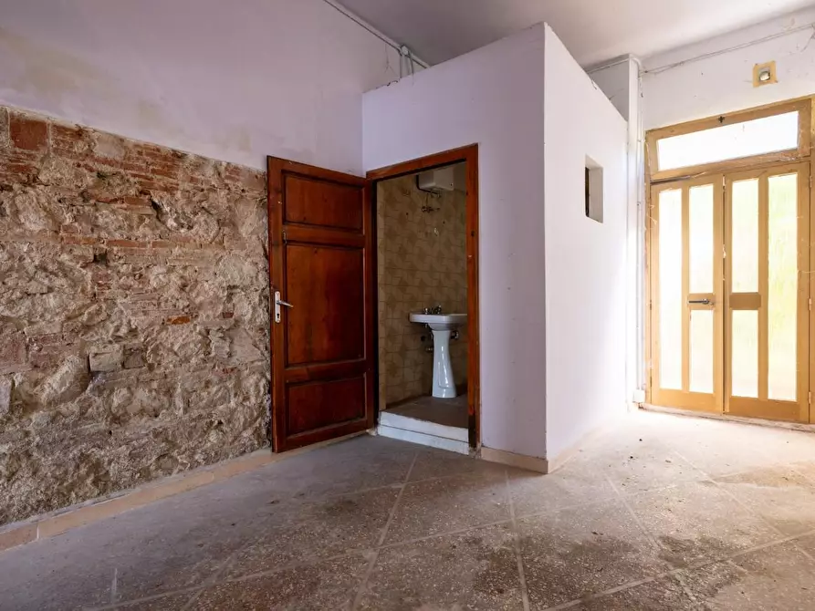 Immagine 21 di Villa in vendita  a Cascina