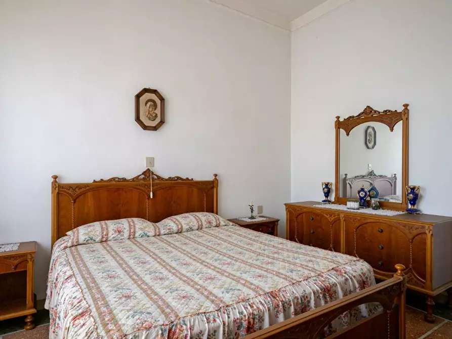 Immagine 42 di Villa in vendita  a Cascina