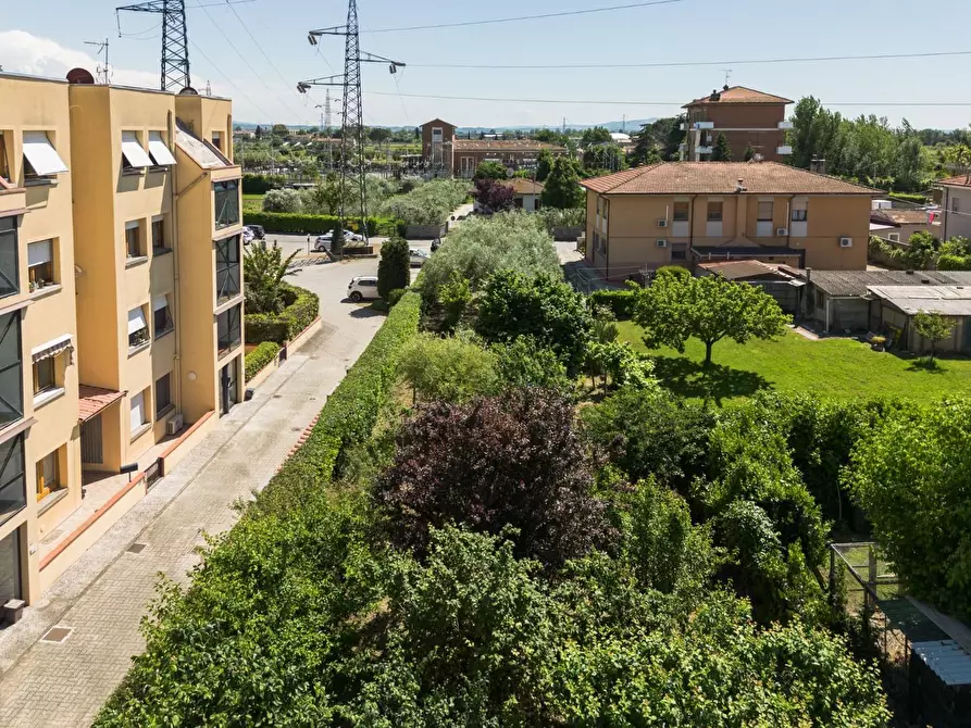 Immagine 9 di Villa in vendita  a Cascina