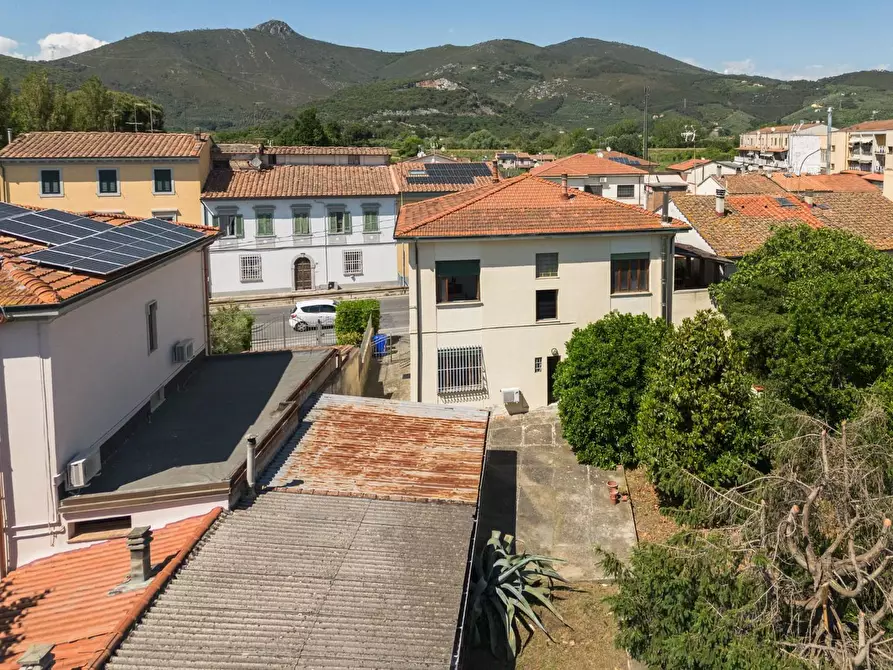 Immagine 8 di Villa in vendita  a Cascina