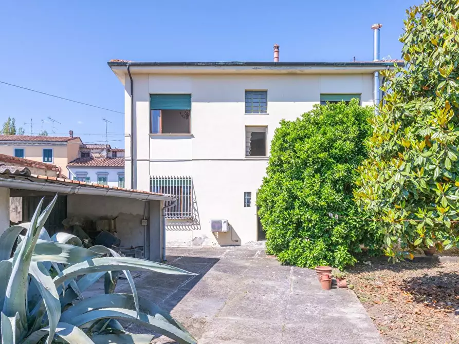 Immagine 53 di Villa in vendita  a Cascina