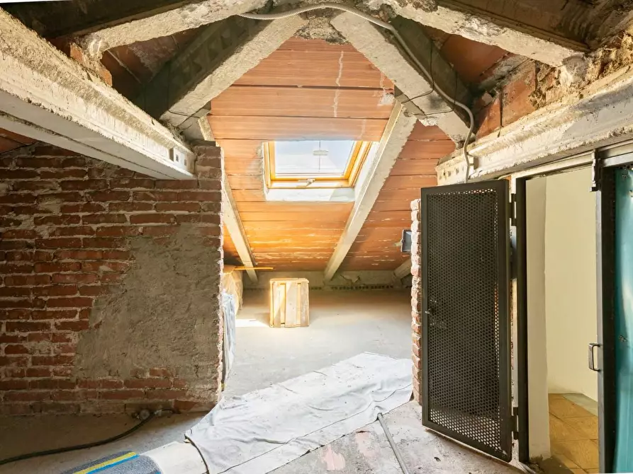 Immagine 29 di Villa in vendita  a Cascina