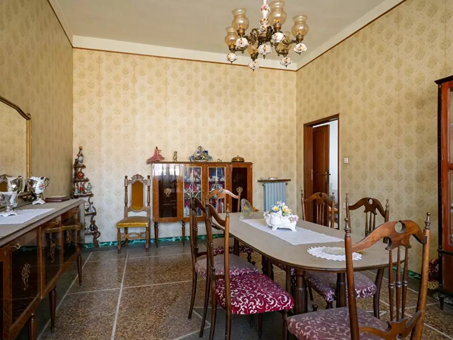 Immagine 45 di Villa in vendita  a Cascina
