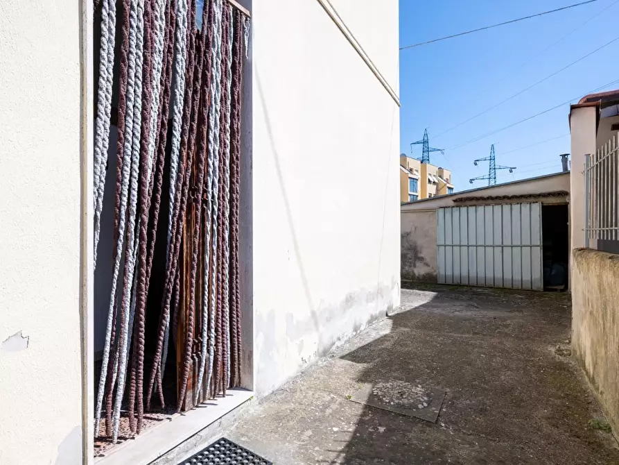 Immagine 26 di Villa in vendita  a Cascina