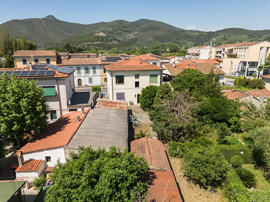 Immagine 15 di Villa in vendita  a Cascina