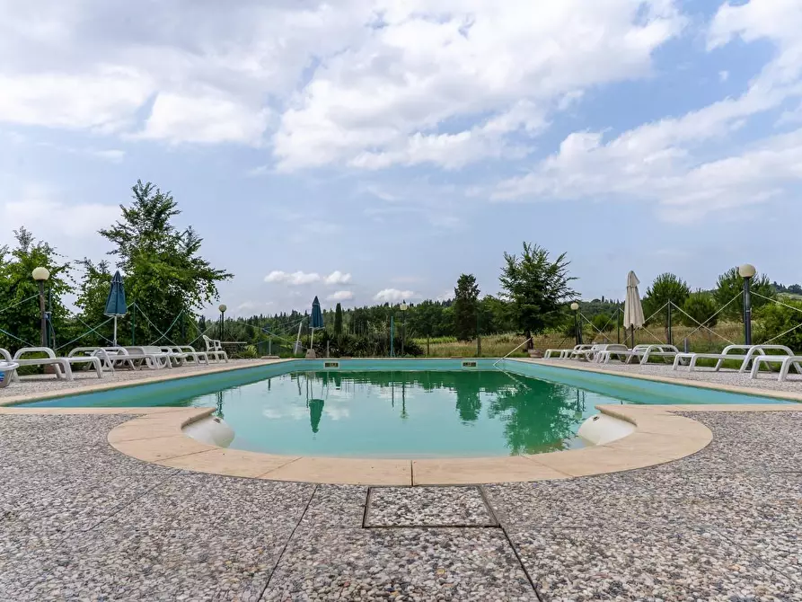 Immagine 6 di Casa colonica in vendita  a Empoli